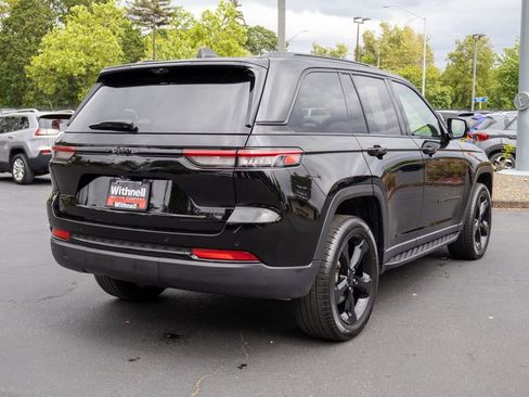 Used 2024 Jeep Grand Cherokee Limited w/ Luxury Tech Group II AWD/4WD image 8