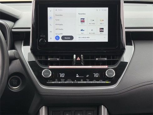Used 2023 Toyota Corolla Cross XLE image 17