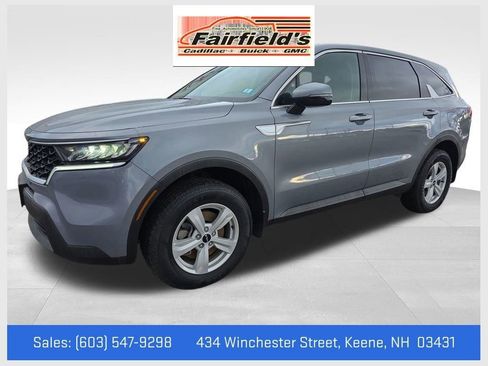 Used 2023 Kia Sorento LX image 1