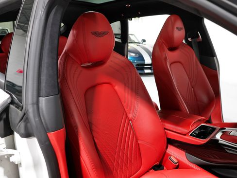 Used 2021 Aston Martin DBX AWD/4WD image 47