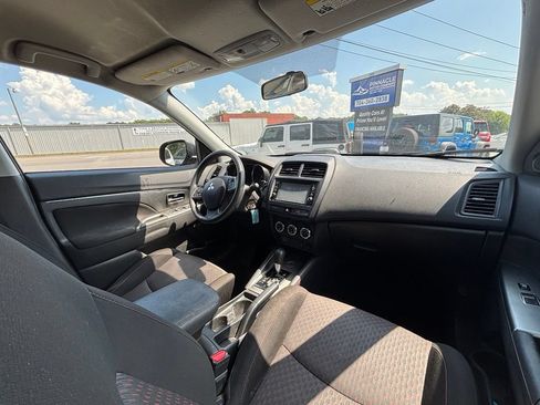 Used 2018 Mitsubishi Outlander Sport ES FWD image 8