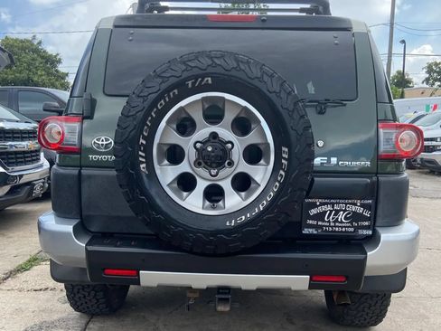 Used 2013 Toyota FJ Cruiser 4WD w/ Upgrade Pkg image 5
