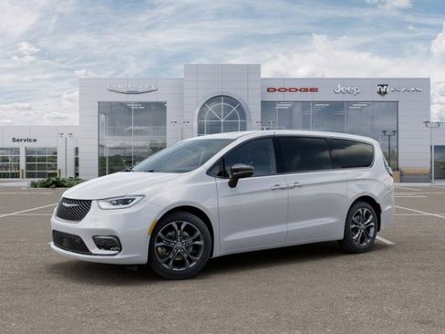 New 2026 Chrysler Pacifica Select image 2