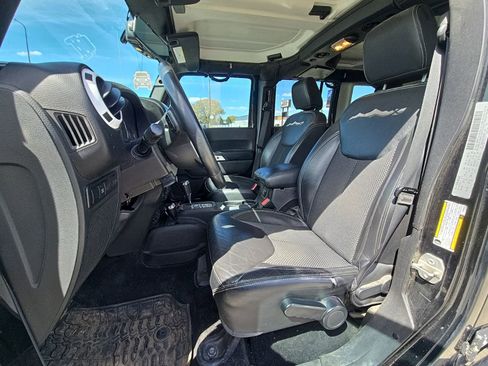 Used 2015 Jeep Wrangler Unlimited Sahara AWD/4WD image 9