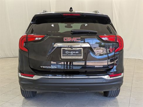 Used 2021 GMC Terrain SLT image 8