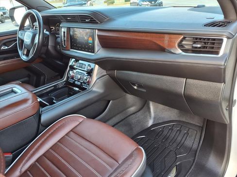 Used 2024 GMC Yukon Denali Ultimate image 12