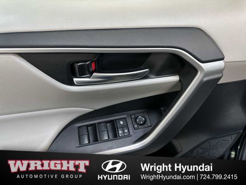 Used 2019 Toyota RAV4 XLE image 10