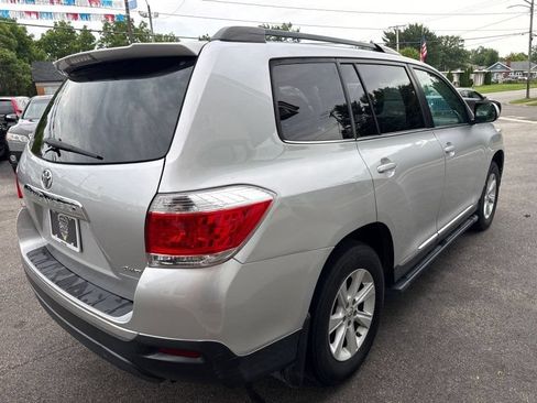 Used 2013 Toyota Highlander Plus AWD/4WD image 5