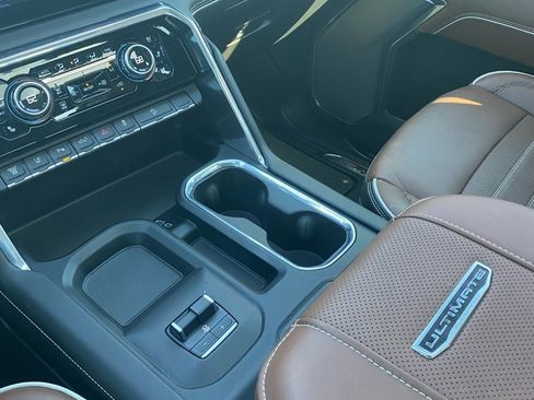 Used 2024 GMC Sierra 2500 Denali Ultimate image 18