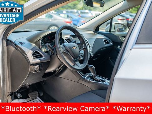 Used 2018 Chevrolet Cruze LT w/ Convenience Package image 14