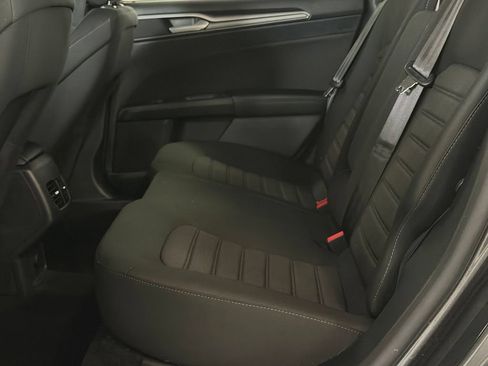 Used 2019 Ford Fusion SE FWD image 23