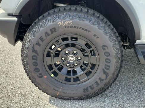New 2026 Ford Bronco Outer Banks w/ Sasquatch Package AWD/4WD image 6