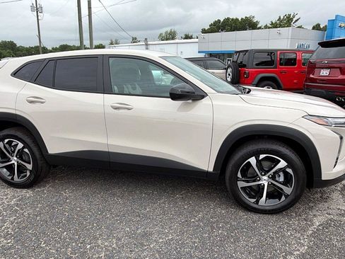 New 2026 Chevrolet Trax RS FWD image 7