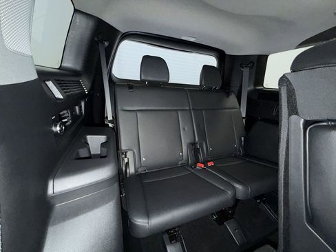 Used 2025 Hyundai Santa Fe Limited image 17