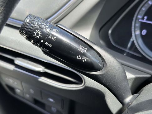 Used 2023 Hyundai Sonata SE FWD image 19
