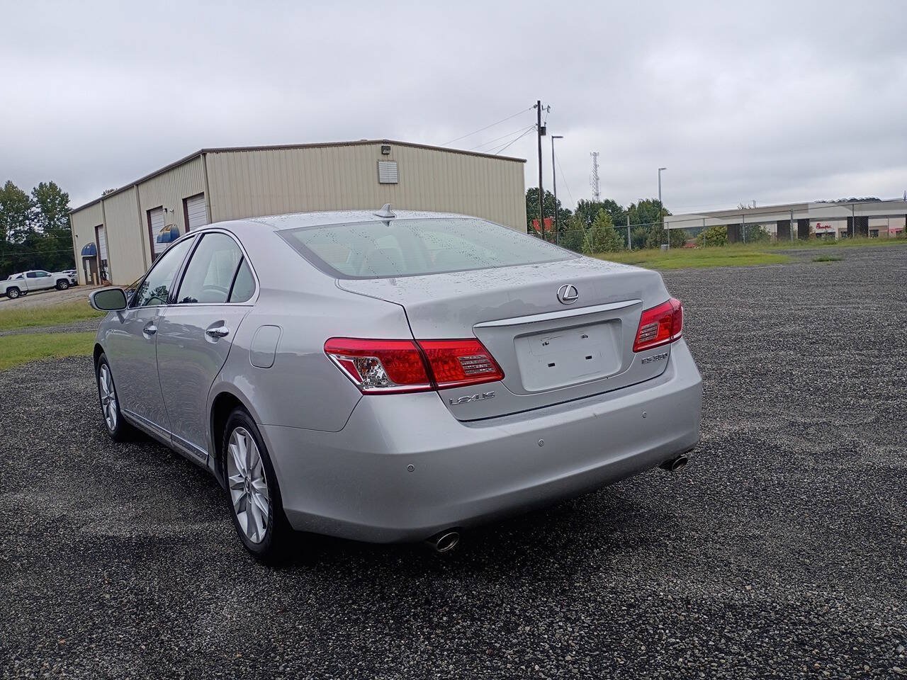 Used 2010 Lexus ES 350 w/ Preferred Accessory Package FWD image 7