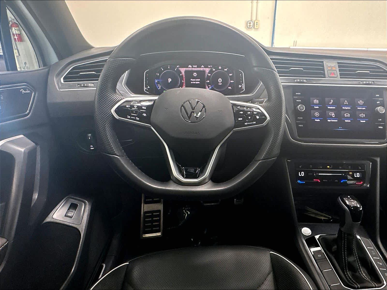 Used 2024 Volkswagen Tiguan SEL R-Line AWD/4WD image 11