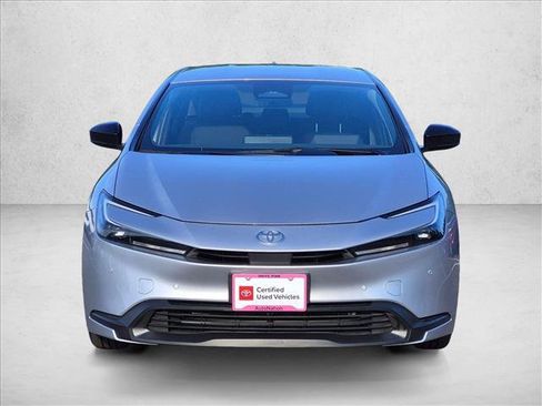 Certified 2025 Toyota Prius LE FWD image 2
