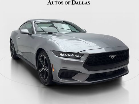 Used 2025 Ford Mustang Premium RWD image 2
