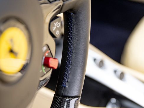 Used 2016 Ferrari California T RWD image 27