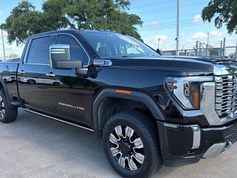 Used 2024 GMC Sierra 2500 Denali w/ Denali Reserve Package AWD/4WD image 2