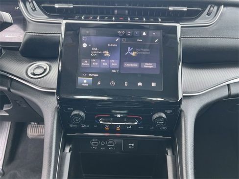 Used 2023 Jeep Grand Cherokee Laredo image 21