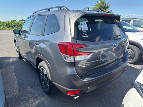Used 2023 Subaru Forester Premium AWD/4WD image 2