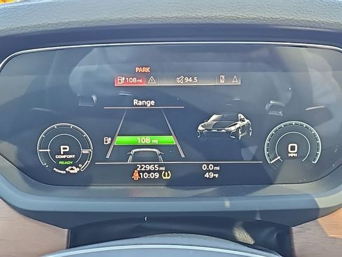 Used 2022 Audi e-tron GT Premium Plus image 17