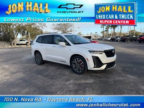 Used 2023 Cadillac XT6 Sport w/ Technology Package image 17