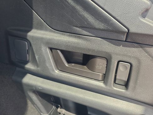 Used 2024 Subaru Outback Premium image 12