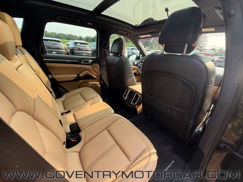 Used 2018 Porsche Cayenne Platinum Edition AWD/4WD image 38
