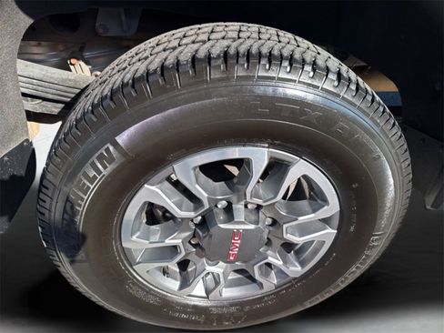 Used 2024 GMC Sierra 2500 SLT w/ SLT Premium Package image 24