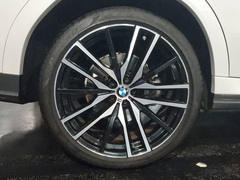 Used 2022 BMW X6 xDrive40i w/ M Sport Package image 6