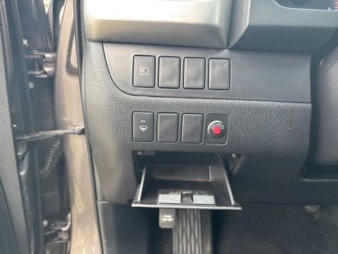 Used 2019 Toyota Highlander LE image 43