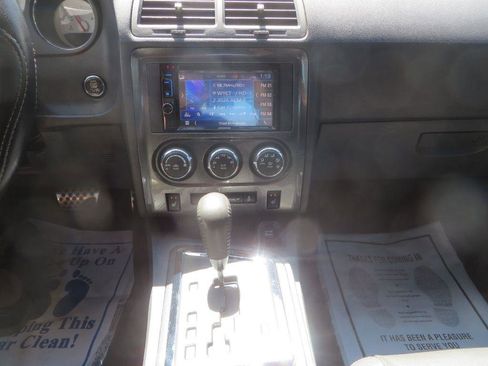 Used 2013 Dodge Challenger SXT RWD image 17