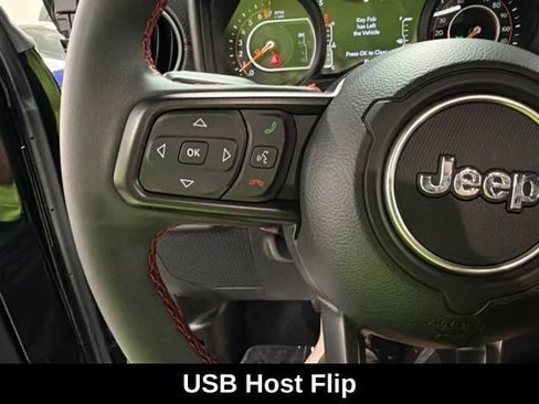 Used 2024 Jeep Gladiator Rubicon AWD/4WD image 25