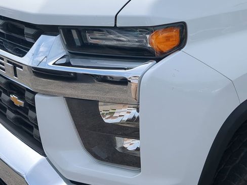 Used 2023 Chevrolet Silverado 2500 LT AWD/4WD image 7