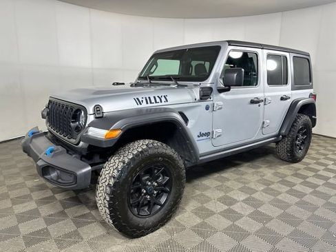 Used 2024 Jeep Wrangler Unlimited AWD/4WD image 7