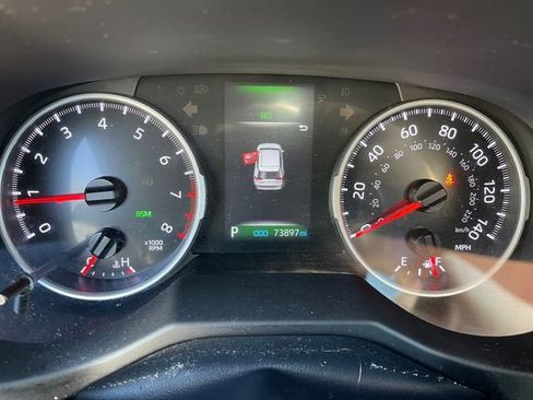 Used 2021 Toyota RAV4 XLE w/ XLE Grade Weather Package AWD/4WD image 22