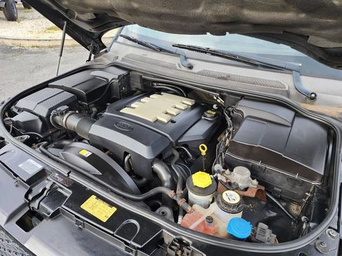 Used 2009 Land Rover Range Rover Sport HSE image 37