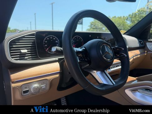 Certified 2025 Mercedes-Benz GLS 580 4MATIC image 17