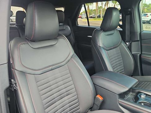 Used 2025 Ford Explorer ST-Line w/ ST-Line Street Pack AWD/4WD image 27