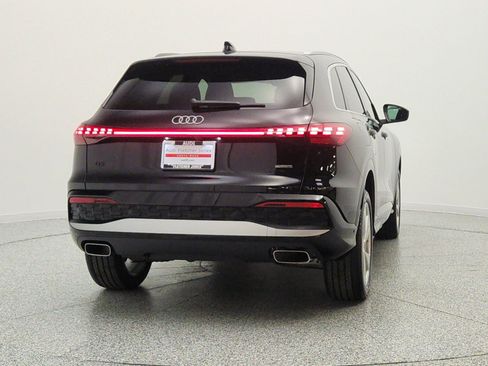 Used 2025 Audi Q5 Premium Plus w/ Premium Plus AWD/4WD image 6