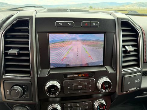Used 2019 Ford F150 Lariat w/ Equipment Group 502A Luxury AWD/4WD image 22