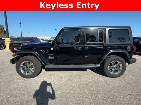 Used 2019 Jeep Wrangler Unlimited Sahara w/ LED Lighting Group image 6
