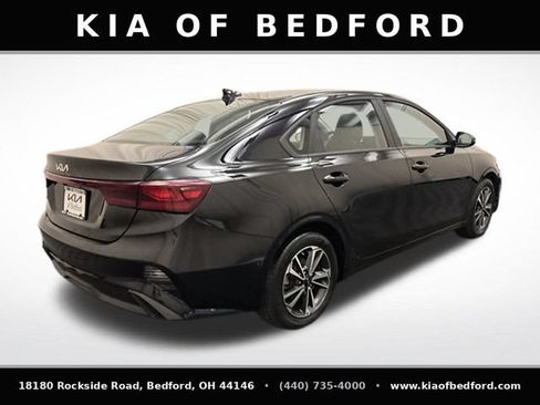 Certified 2024 Kia Forte LXS w/ LXS Technology Package FWD image 4