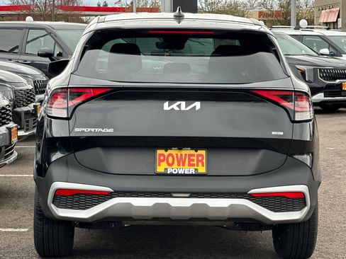 Certified 2025 Kia Sportage LX image 5