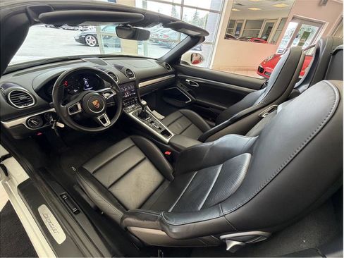 Used 2019 Porsche 718 Boxster image 23