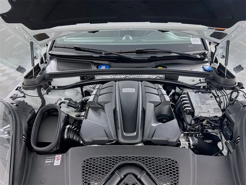 New 2026 Porsche Macan S image 32