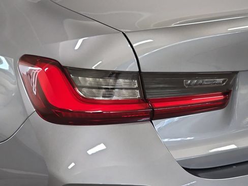 Used 2024 BMW 330i Sedan w/ Convenience Package RWD image 30